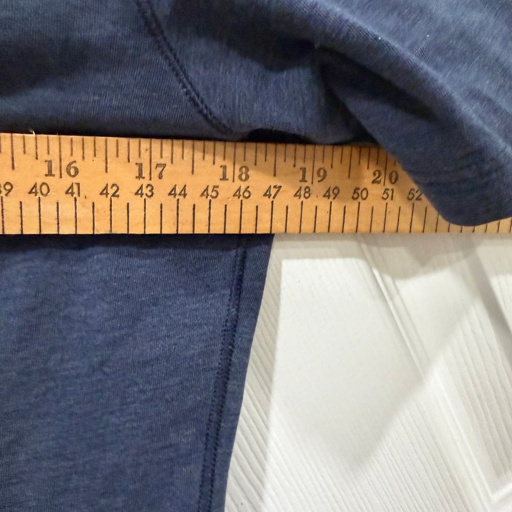 Lululemon Men's‎ V Neck T Shirt Casual Short Sleeve Tee Basic Top medium m - Picture 4 of 5